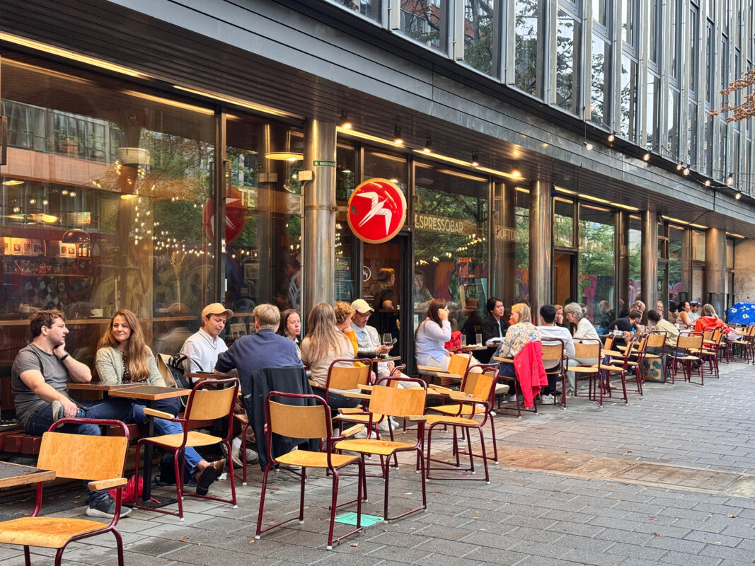 fuglen sprudge oslo coffee images benjamin sand2