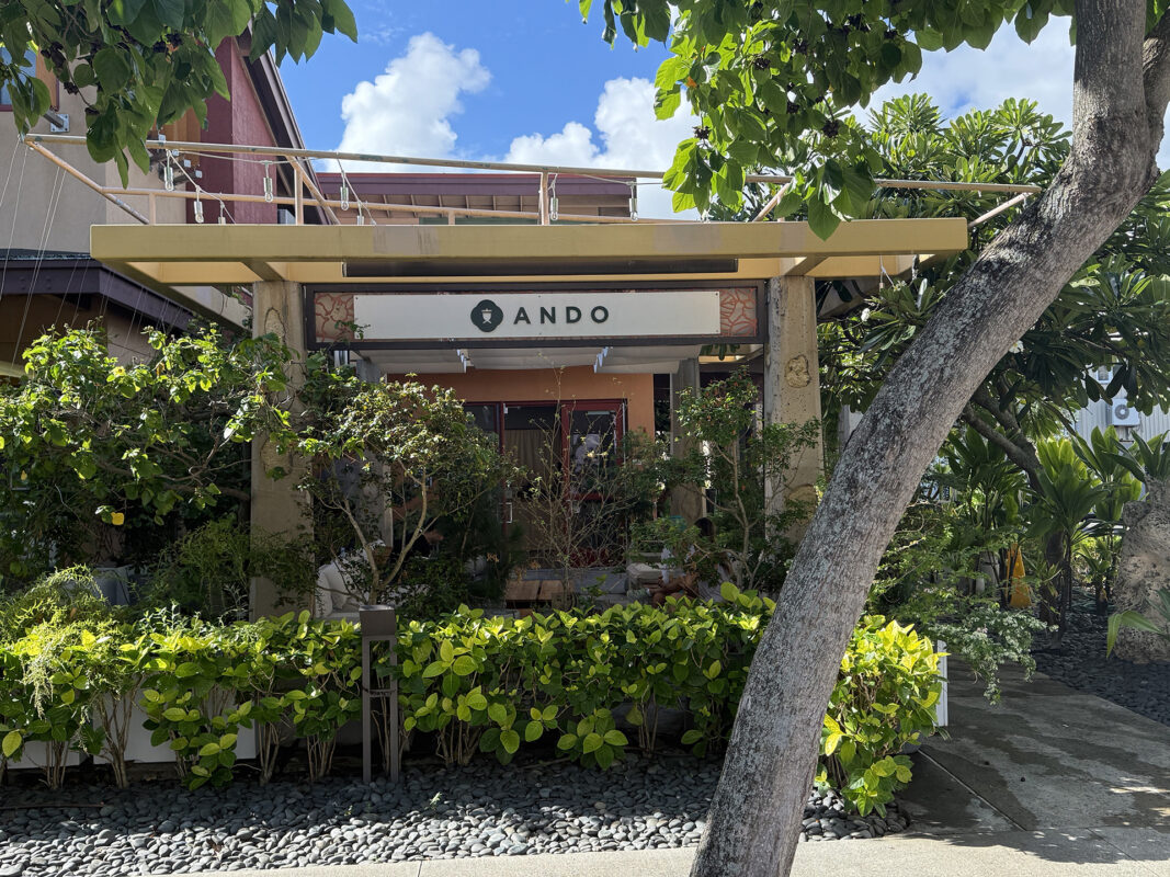 honolulu guide ando cafe building exterior