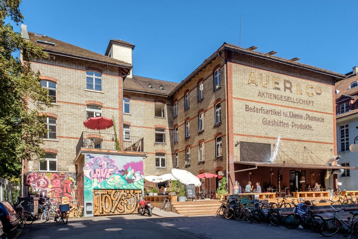 zurich guide auer outside